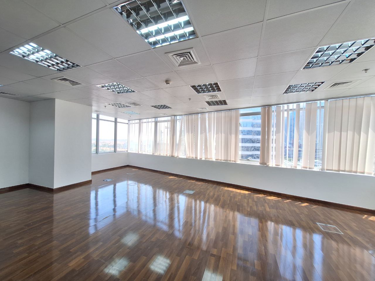 Spacious & Bright Office Space for Rent – Prime Location Ready to Move In
