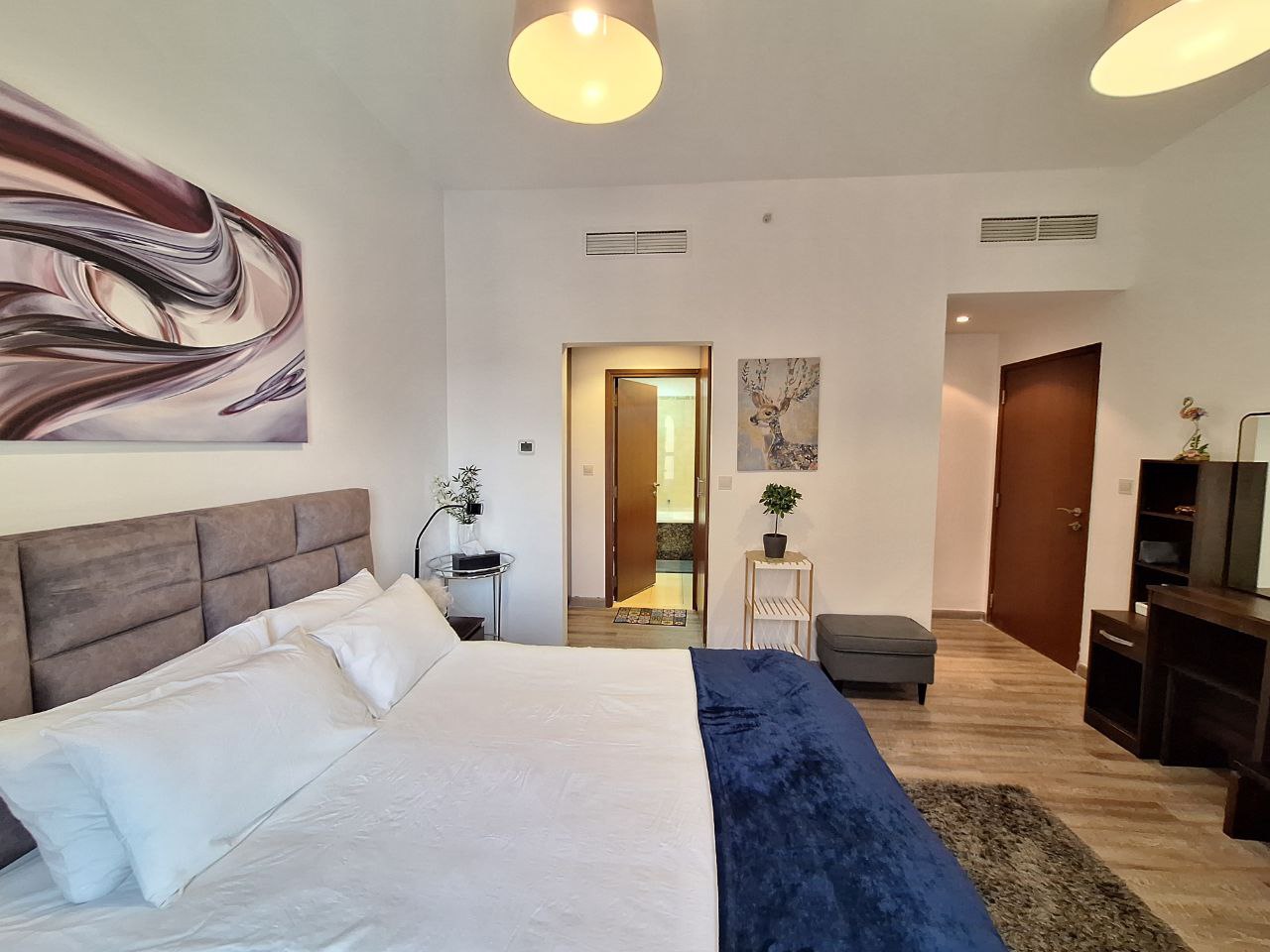 Spacious 1-Bedroom Apartment in JBR – Fully Furnished with Balcony & Stunning Views